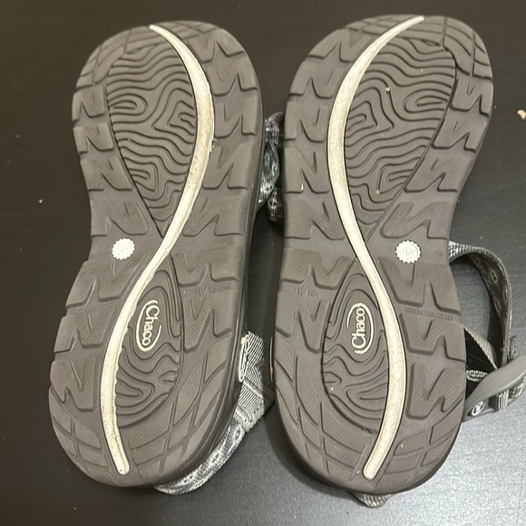 Grey and black Chaco sandals! Size women’s 10 - Picture 2 of 5